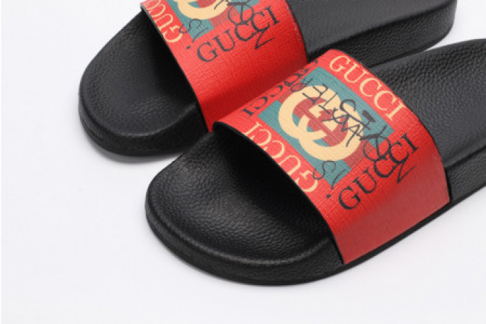 G*u*i slippers