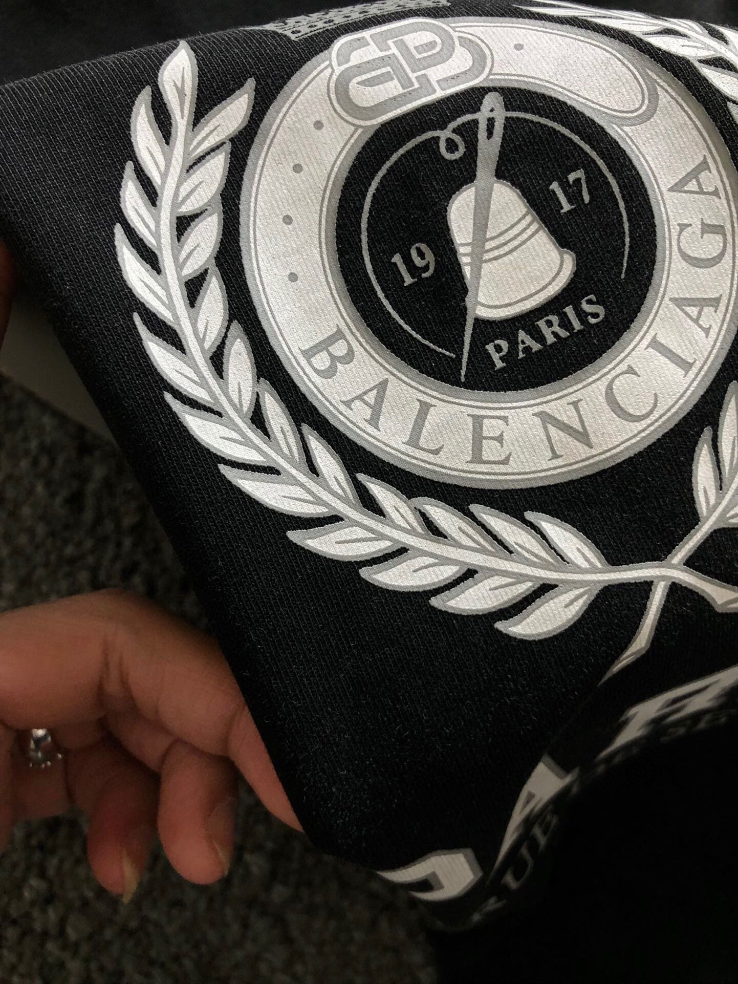 Ba*len*cia*ga t-shirts